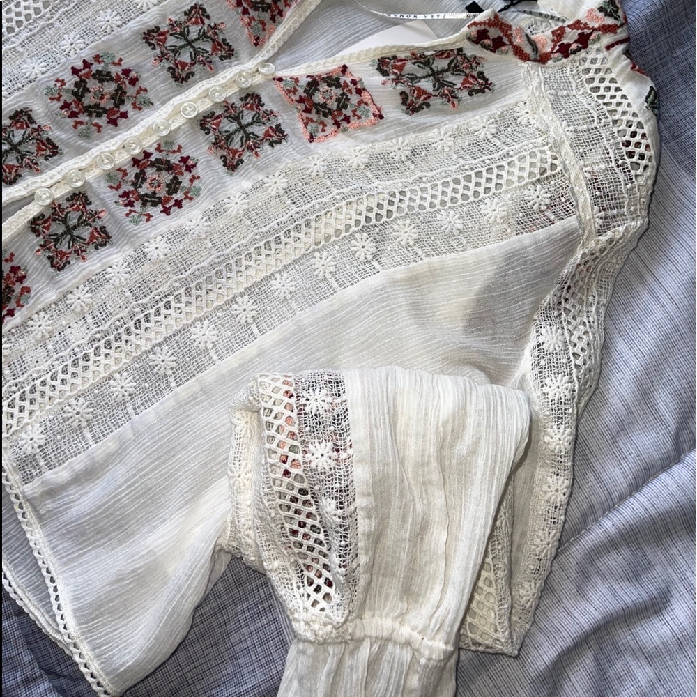 ZARA . Brand new. Never worn .